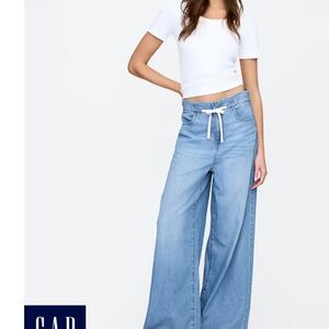 High Rise SuperLight Pull-On Baggy Jeans . Small